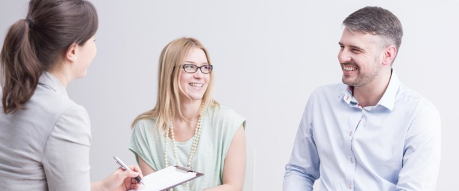 What is a relationship consultant?
